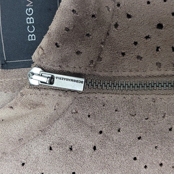 BCBGMaxAzria Faux Suede Jacket Moto Style Perforated Hi Lo Scalloped Front Hem - Picture 5 of 13